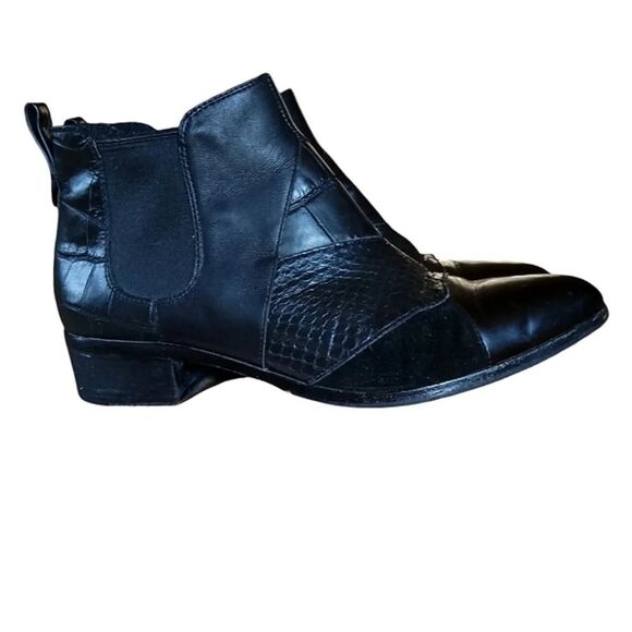 Coach Suffolk Patchwork Black Pull On Booties Leather Snakeskin Size 7.5 - Picture 4 of 7
